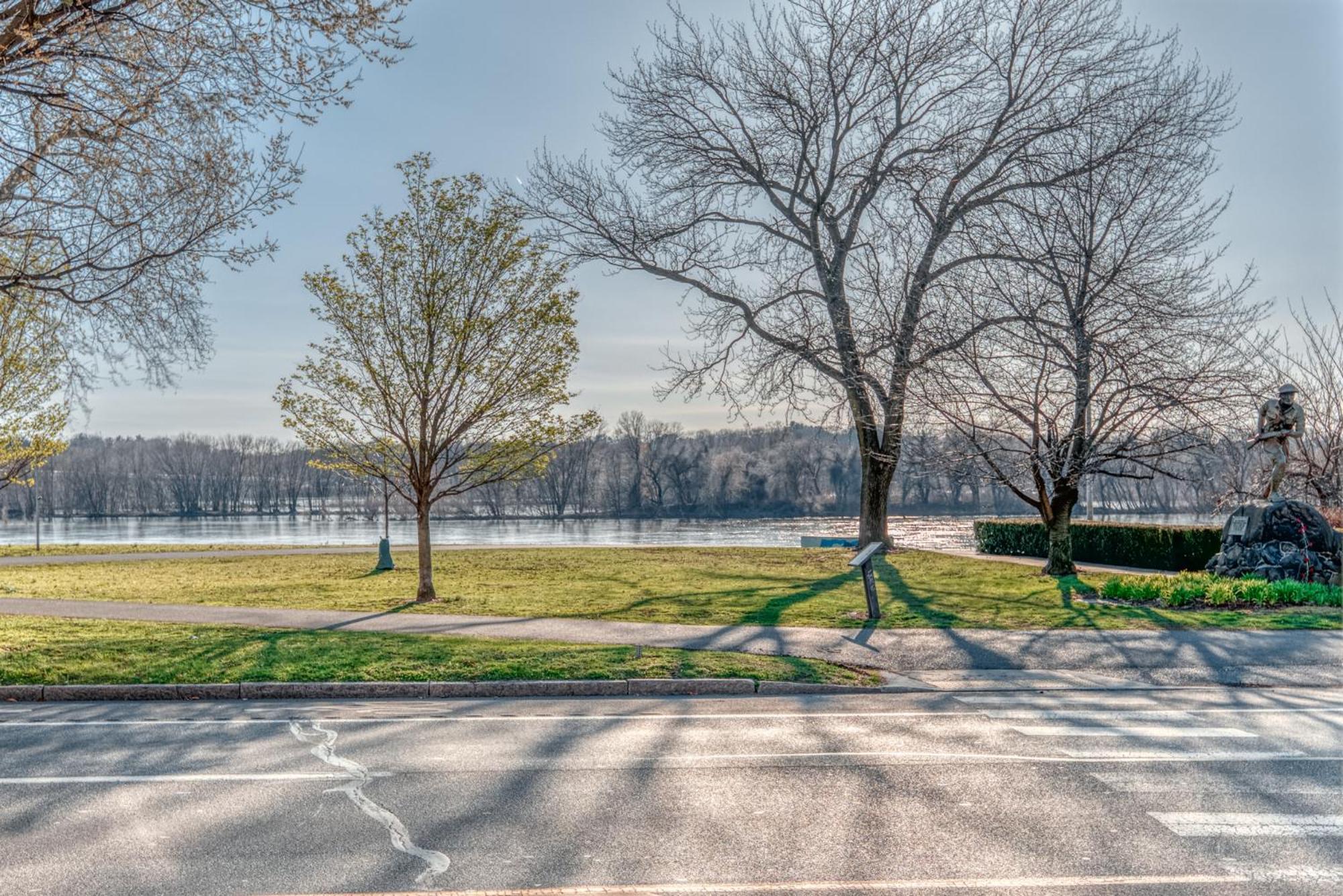 Burgbnb Riverfront *