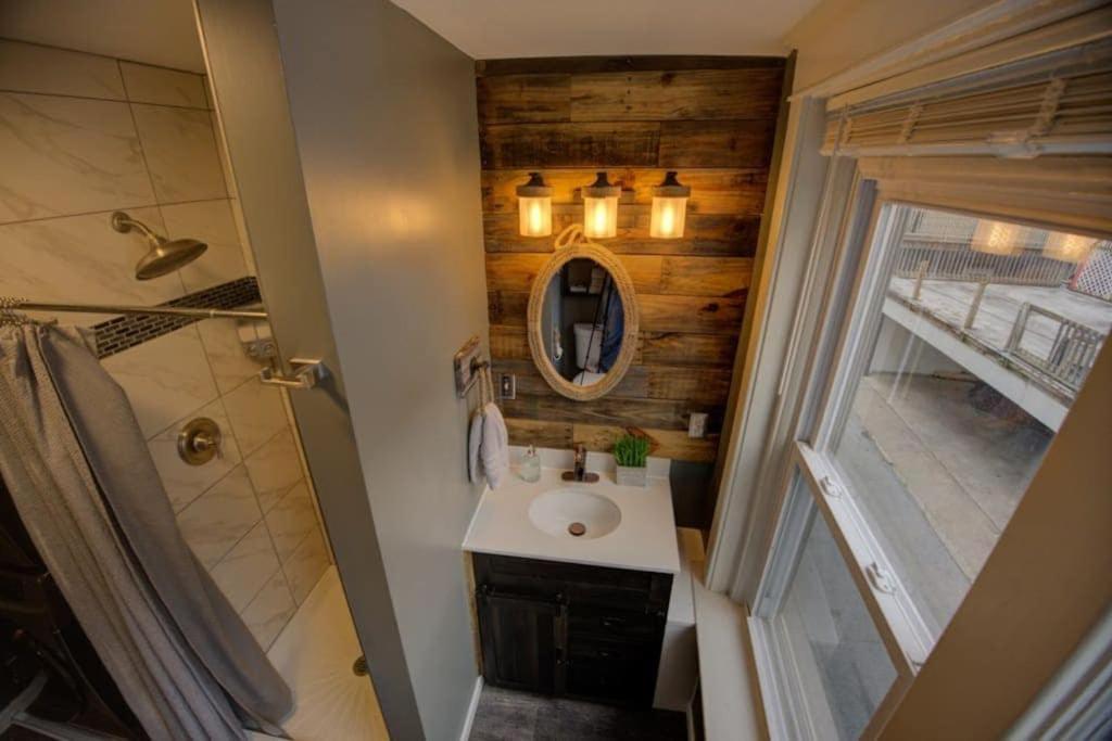 Burgbnb Riverfront Aparthotel *